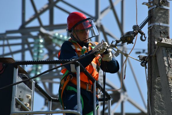 Top exigences pour choisir un électricien à Armendarits